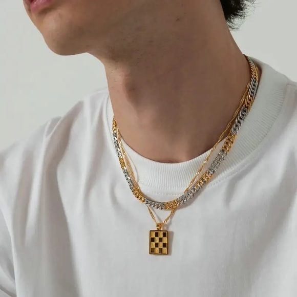 ◾️18K Gold Plated Rectangle Checkerboard Pendant Necklace - Picture 12 of 13